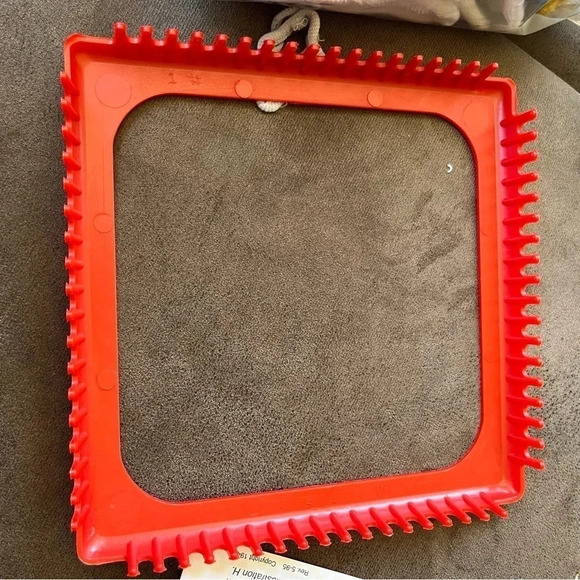 Vintage Red Plastic Potholder Loom And Hook Set With Bag of Loops, Instructions - Picture 3 of 4